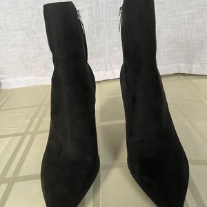 Boots with zipper and 3 inch heel